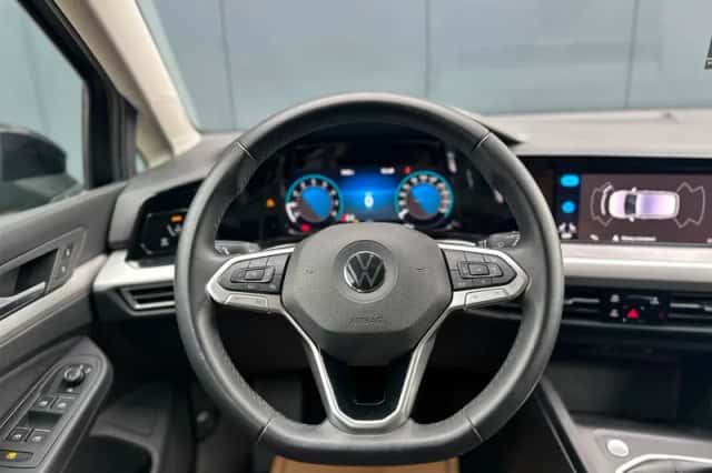 Volkswagen Golf (2021) thumbnail 3