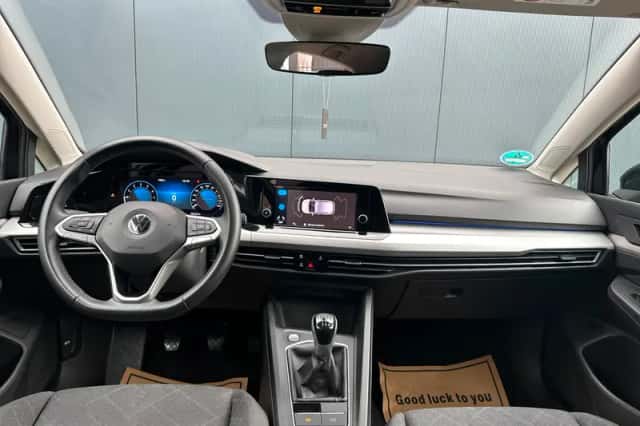Volkswagen Golf (2021) thumbnail 4