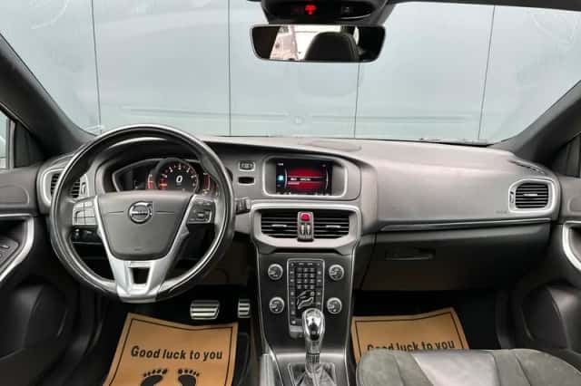 Volvo V40 (2019) thumbnail 3