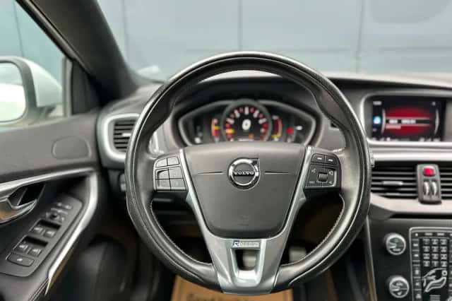 Volvo V40 (2019) thumbnail 4