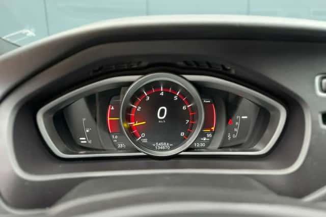 Volvo V40 (2019) thumbnail 5