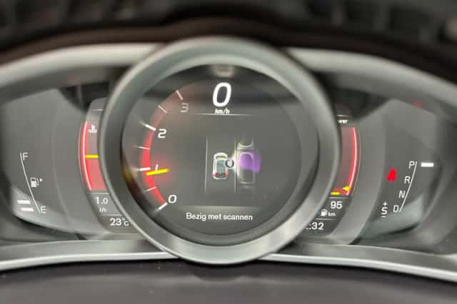 Volvo V40 (2019) thumbnail 6
