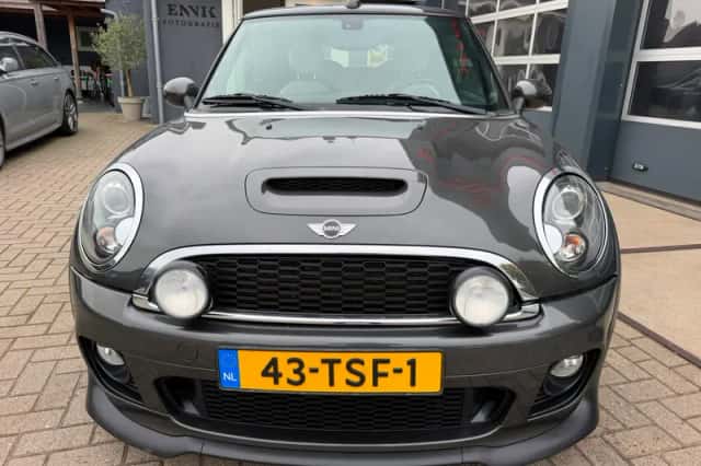 MINI Cabrio (2012) thumbnail 4
