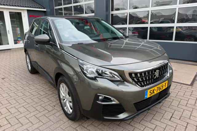Peugeot 3008 (2018) thumbnail 2