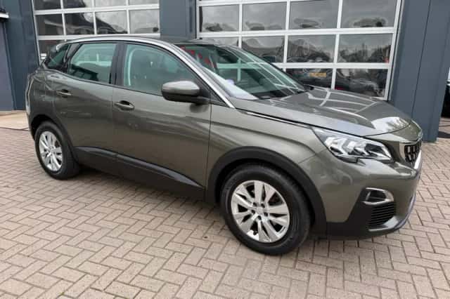 Peugeot 3008 (2018) thumbnail 5