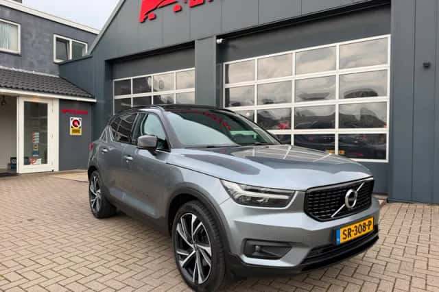 Volvo XC40 (2018) thumbnail 1