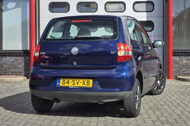Volkswagen Fox (2006) thumbnail 3