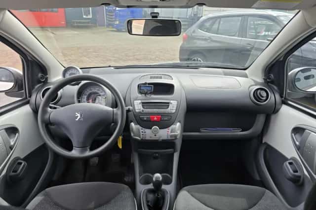 Peugeot 107 (2011) thumbnail 3