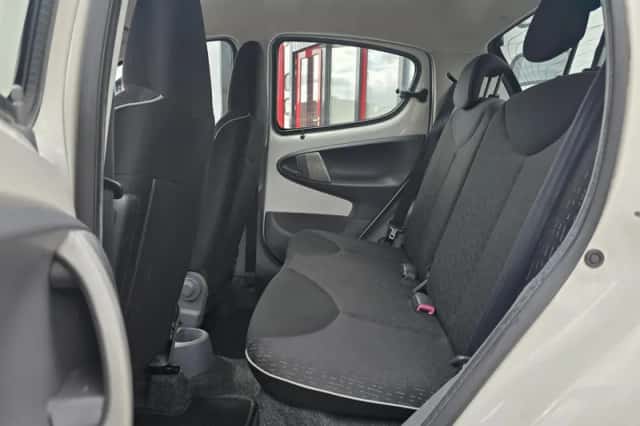 Peugeot 107 (2011) thumbnail 5