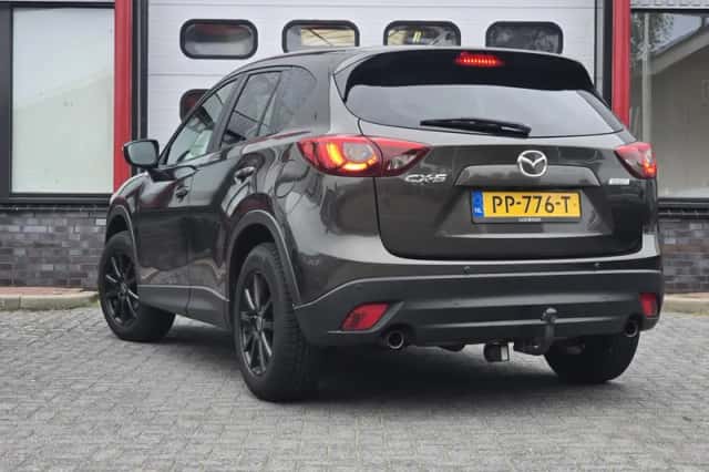 Mazda CX-5 (2016) thumbnail 2