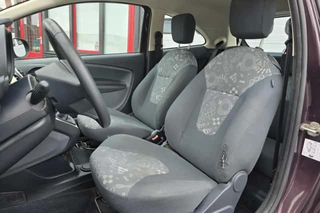 Ford Ka (2010) thumbnail 4