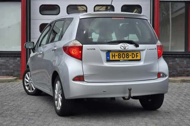 Toyota Verso S (2012) thumbnail 2