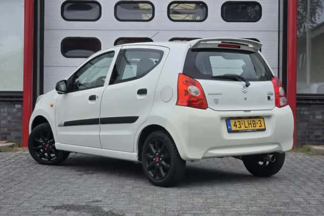 Suzuki Alto (2010) thumbnail 2