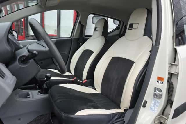 Suzuki Alto (2010) thumbnail 4