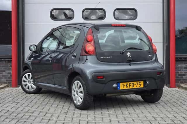 Peugeot 107 (2013) thumbnail 2