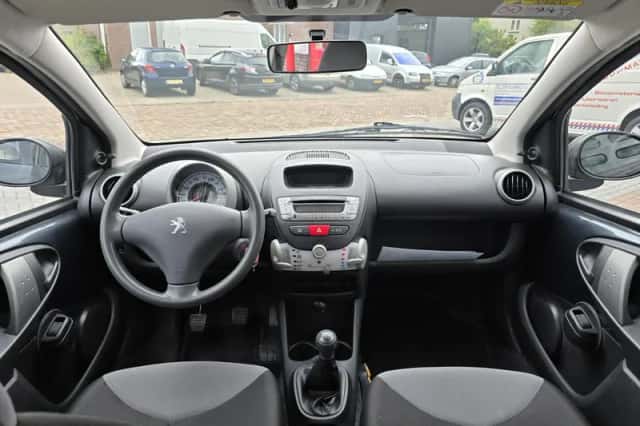 Peugeot 107 (2013) thumbnail 3