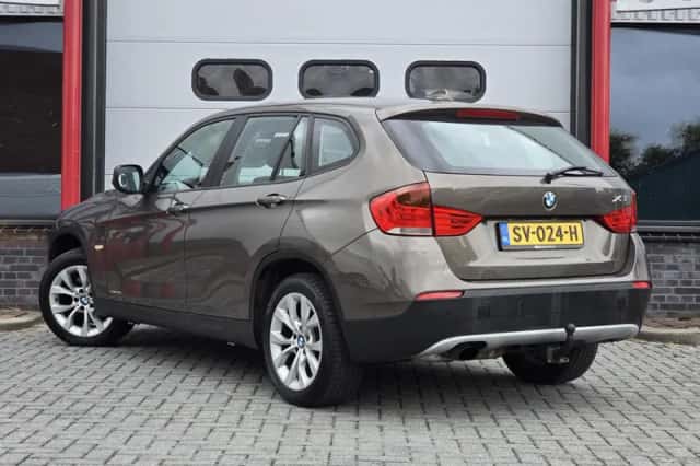 BMW X1 (2011) thumbnail 2