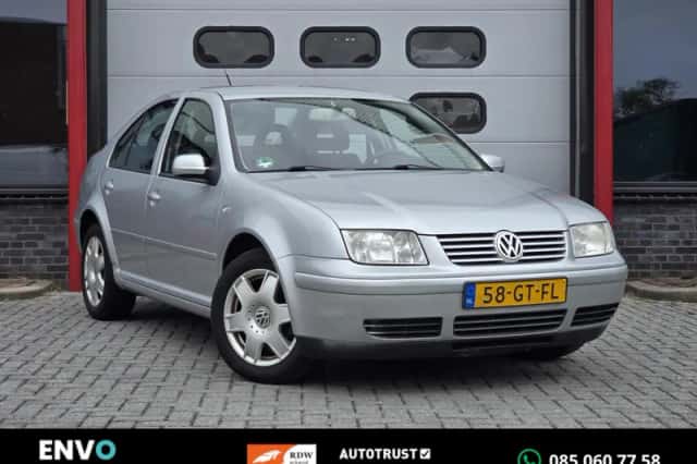 Volkswagen Bora (2001) thumbnail 1
