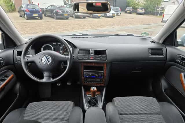 Volkswagen Bora (2001) thumbnail 3