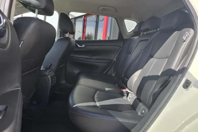 Nissan Pulsar (2016) thumbnail 5