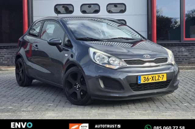 Kia Rio (2012) thumbnail 1