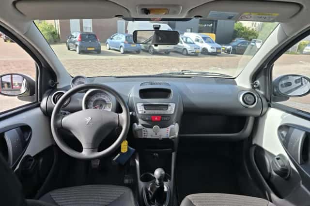 Peugeot 107 (2013) thumbnail 3