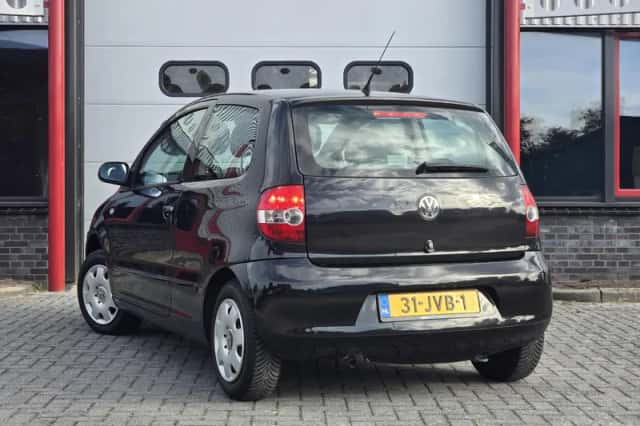 Volkswagen Fox (2009) thumbnail 2
