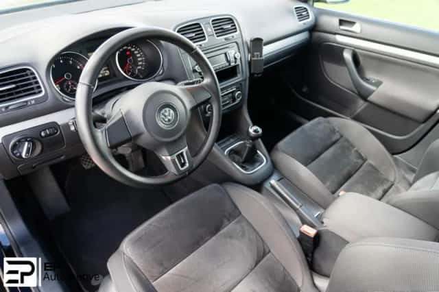 Volkswagen Golf (2010) thumbnail 2