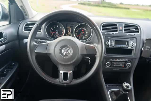 Volkswagen Golf (2010) thumbnail 5