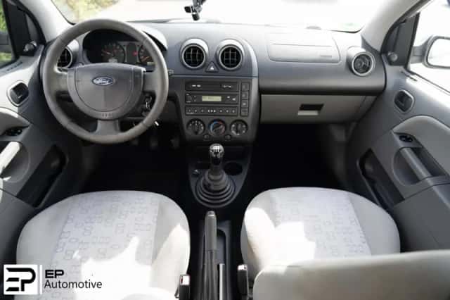 Ford Fiesta (2003) thumbnail 3
