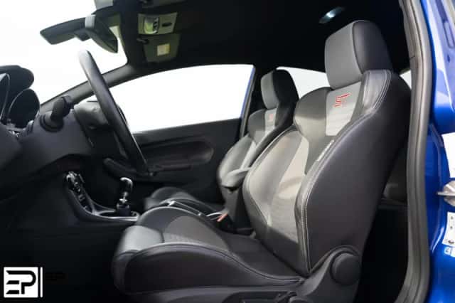 Ford Fiesta (2014) thumbnail 5
