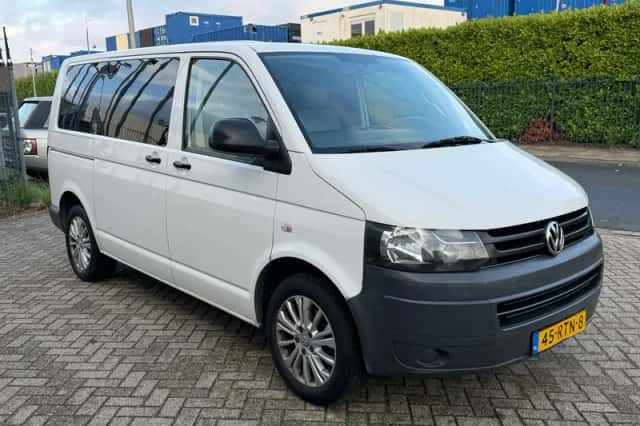 Volkswagen Transporter (2011) thumbnail 4
