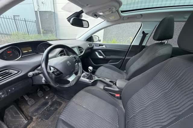 Peugeot 308 (2014) thumbnail 5