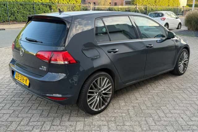 Volkswagen Golf (2017) thumbnail 3