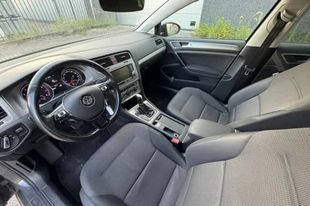 Volkswagen Golf (2017) thumbnail 5