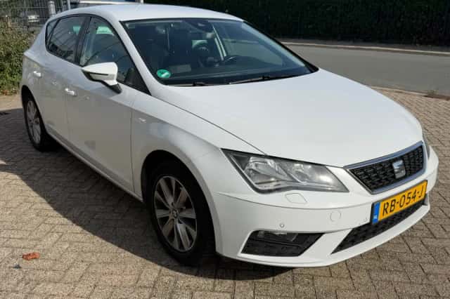 SEAT Leon (2017) thumbnail 4