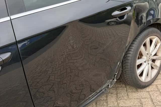 Volkswagen Passat (2011) thumbnail 2