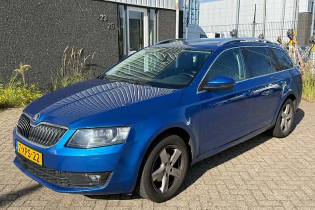 Škoda Octavia (2014) thumbnail 1