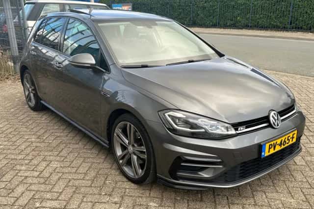 Volkswagen Golf (2017) thumbnail 4