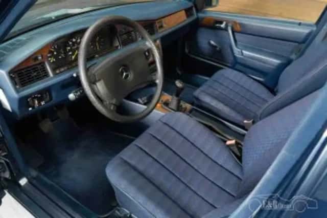 Mercedes-Benz 190-Serie (1990) thumbnail 2