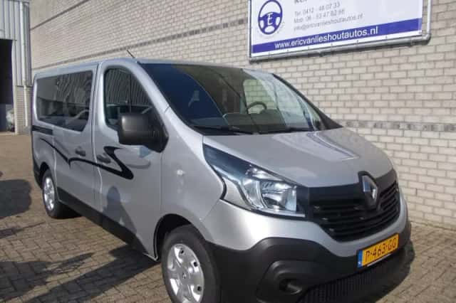 Renault Trafic (2015) thumbnail 1