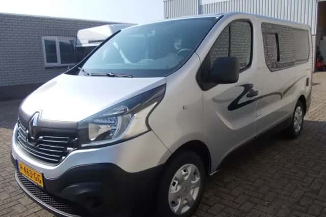 Renault Trafic (2015) thumbnail 3
