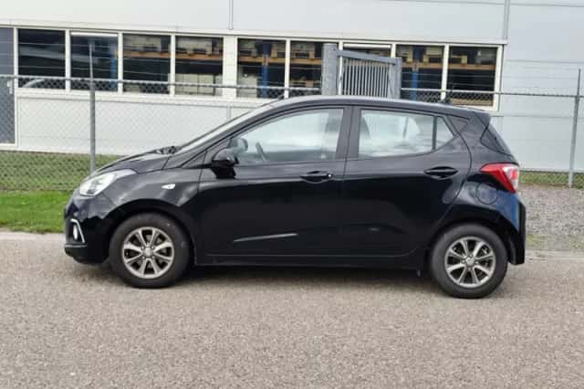 Hyundai i10 (2015) thumbnail 2