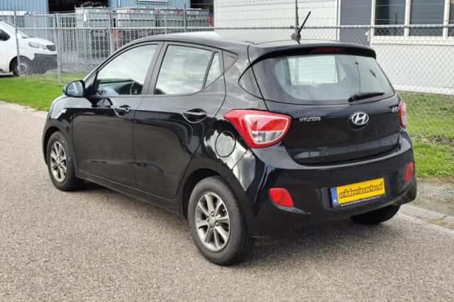 Hyundai i10 (2015) thumbnail 3