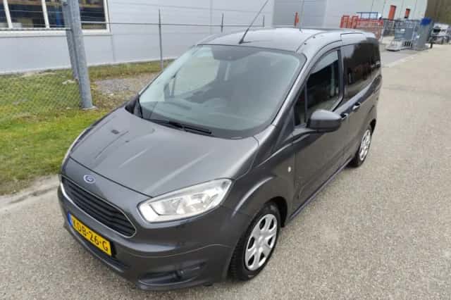 Ford Tourneo Courier (2016) thumbnail 6