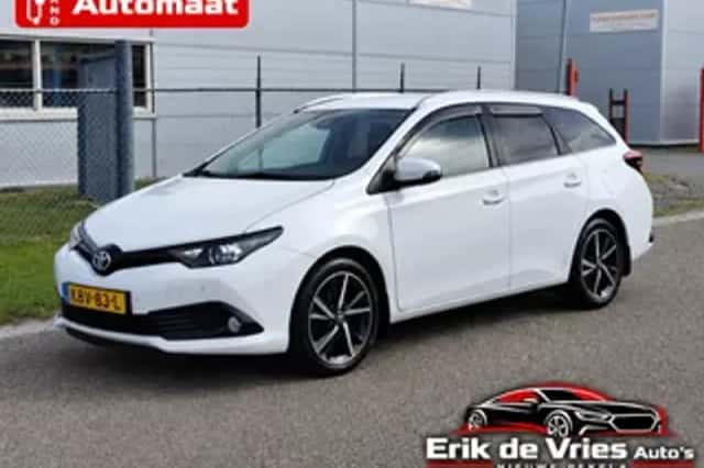 Toyota Auris (2019) thumbnail 1