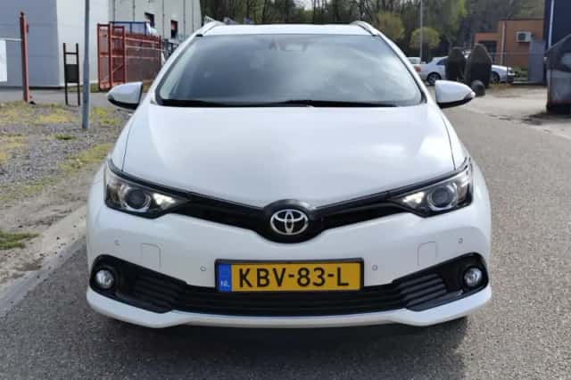 Toyota Auris (2019) thumbnail 5
