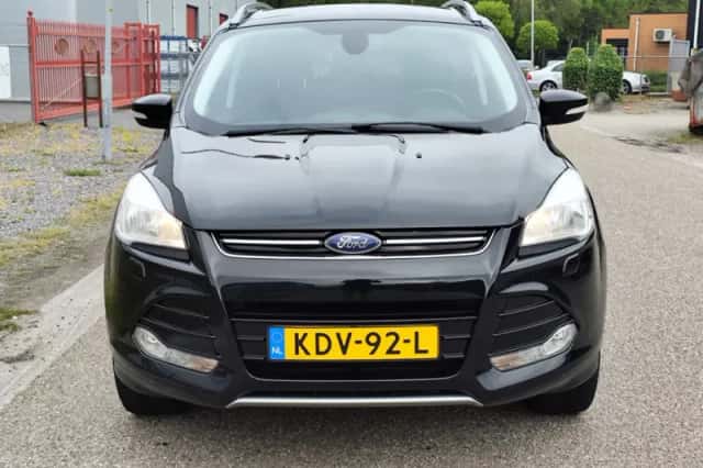 Ford Kuga (2014) thumbnail 5
