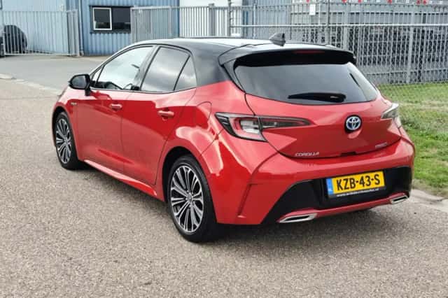 Toyota Corolla (2021) thumbnail 3