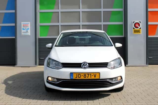 Volkswagen Polo (2016) thumbnail 3